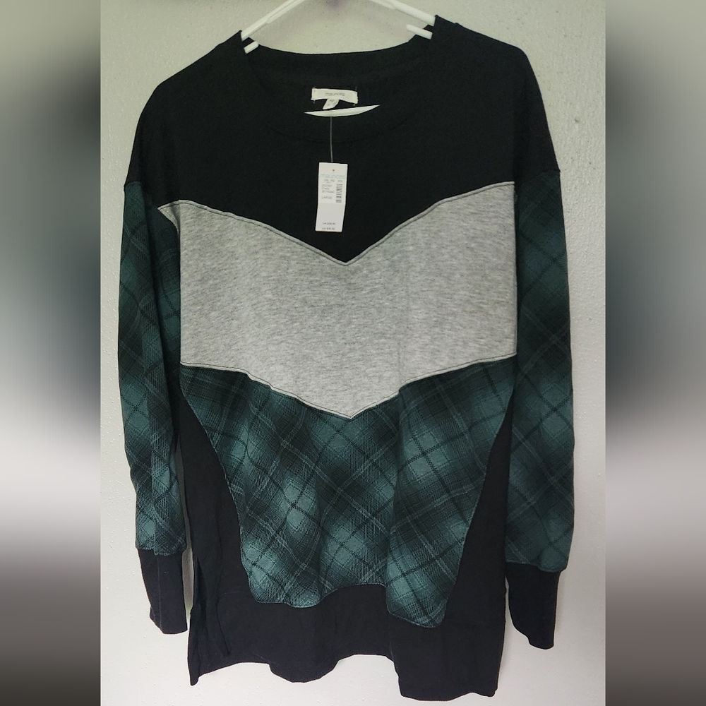 New Black and Gray plaid sweatshirt slitted sides.